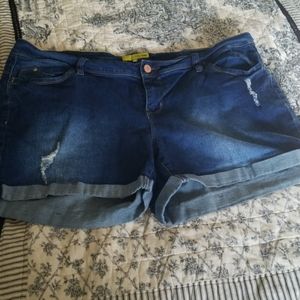 Distressed Jean short